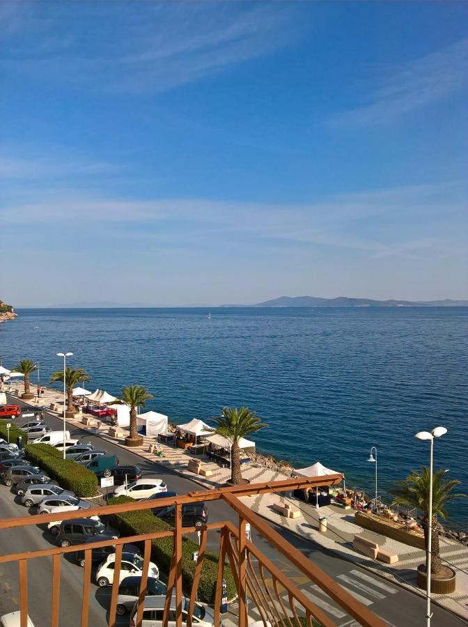 Elegant Apartment With Sea View In Porto Santo Stefano 89 M² Exterior foto